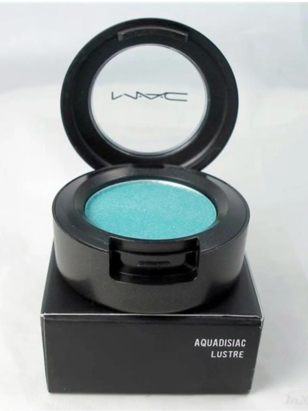 NWT MAC Cosmetics Aquadisiac Lustre Eyeshadow - Shimmering Aqua Teal